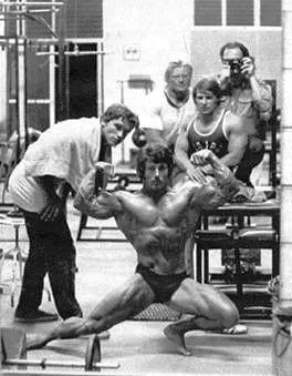 Photograph from Frank Zane's article, Blog 41 – Posing and Ego